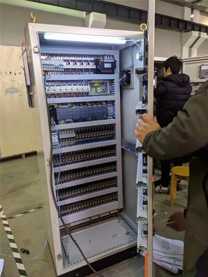 馬坑鐵礦控制柜調(diào)試發(fā)貨與電氣安裝服務(wù)全流程解析