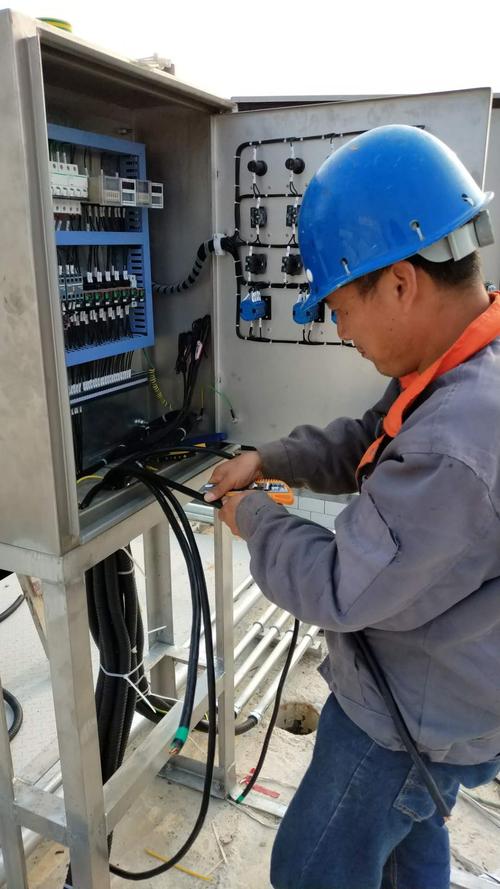 泉州芯谷南安高新技術(shù)產(chǎn)業(yè)園區(qū)工業(yè)污水處理廠工地2019年5月13日工作簡(jiǎn)報(bào)-電氣安裝服務(wù)